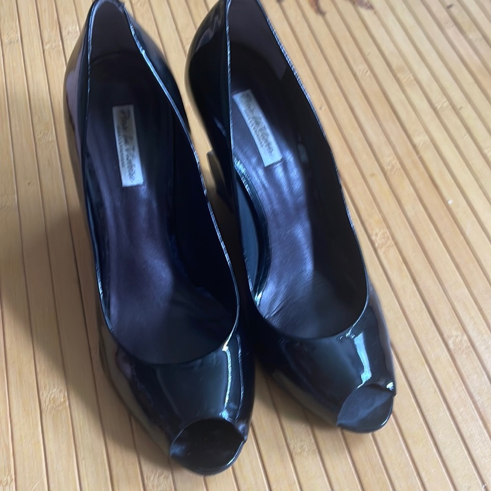 Pour LaVictoire 9m patent leather peep toe wedge/platform